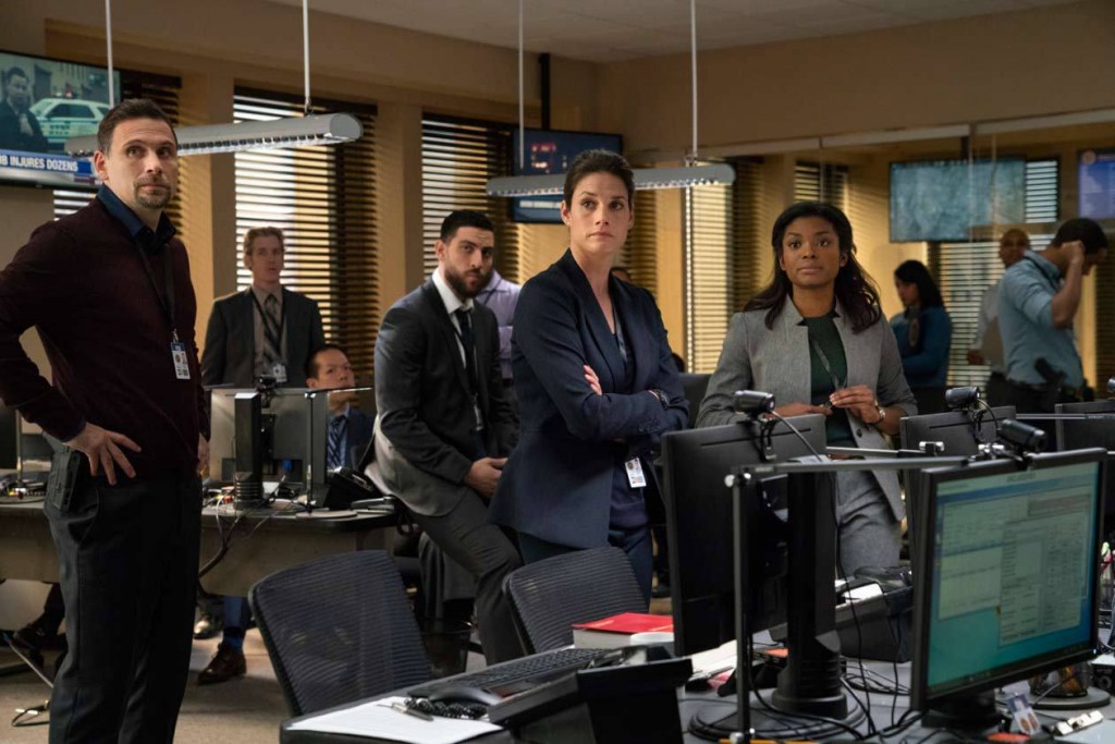 Dans le centre du FBI, on retrouve Valentine (Jeremy Sisto), Omar Zidan (Zeeko Zaki), Maggie (Missy) et Kristen (Ebonée Noel).