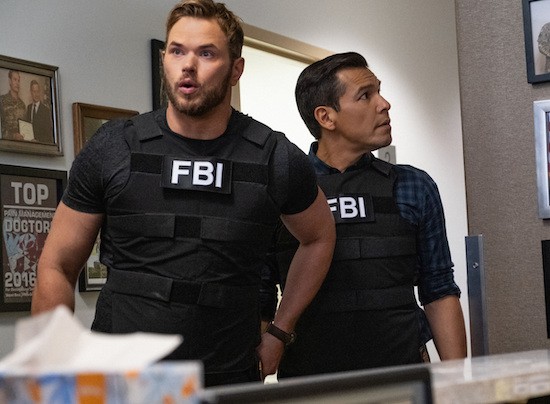 Kenny Crosby (Kellan Lutz) et Clinton Skye (Nathaniel Arcand) font partie du FBI.